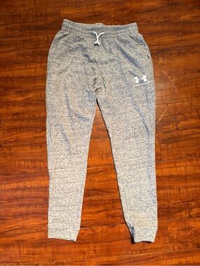 Under Armour Light Gray Marled Joggers | Size Medium